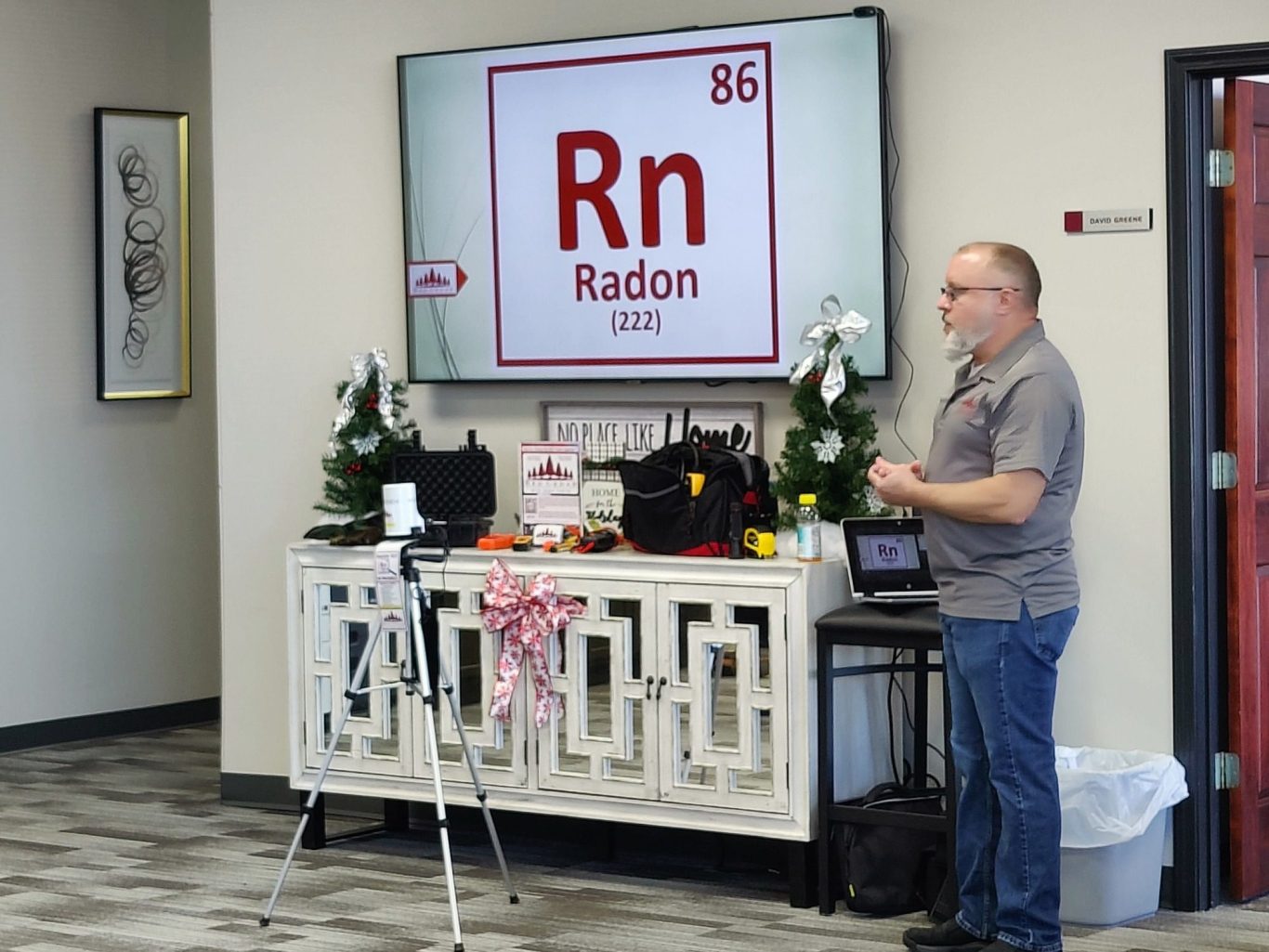 Blain King, InterNACHI Certified Professional Inspector with Red Cedar Professional Inspections teaches a class on Radon Risks, Testing, and Mitigation to Realtors in Clarksville, TN.